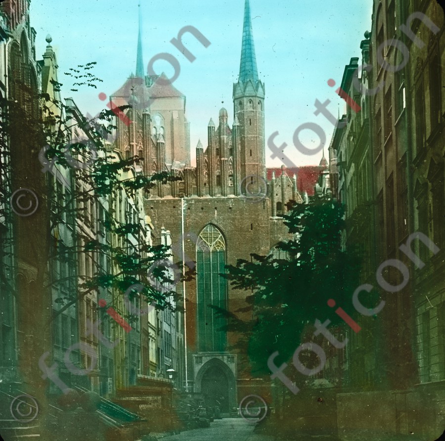 Frauengasse und Marienkirche | Frauengasse and St. Mary&#039;s Church - Foto simon-79-026.jpg | foticon.de - Bilddatenbank für Motive aus Geschichte und Kultur